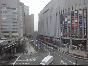 新阪急ホテル目の前はヨドバシカメラ